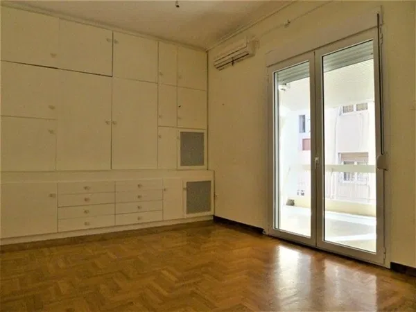 77 m² Apartment with Two Bedrooms for Sale in Ampelokipoi, Athens Center — photo 4