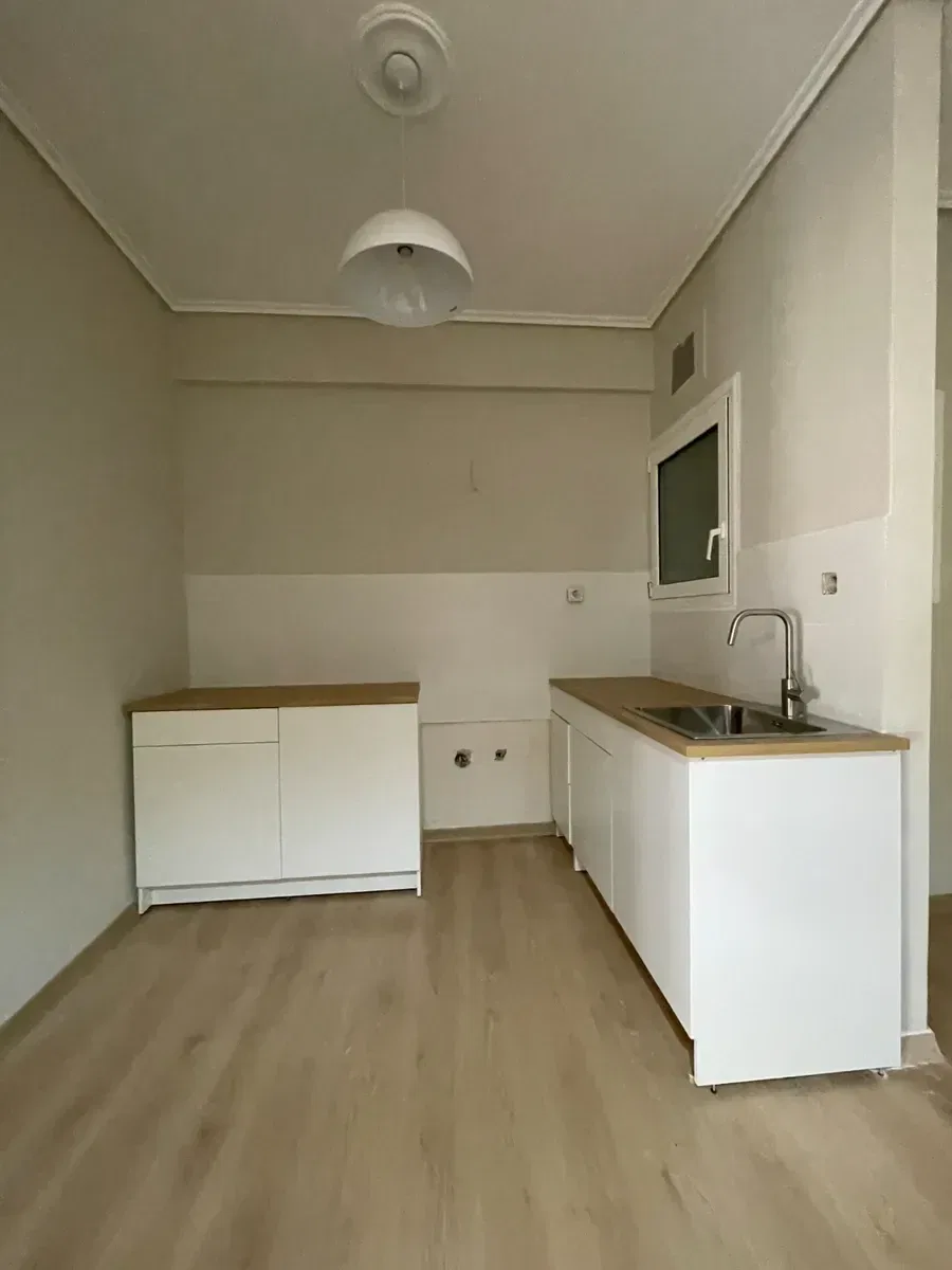 74 m² Two-Bedroom Apartment for Sale in Piraeus, Athens