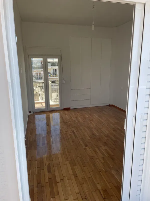 56 m² One-Bedroom Apartment for Sale in Pasalimani, Piraeus — photo 4