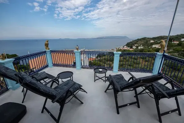 Sea View 270 m² Villa with Five Bedrooms for Sale in Skopelos, Sporades Islands — photo 2