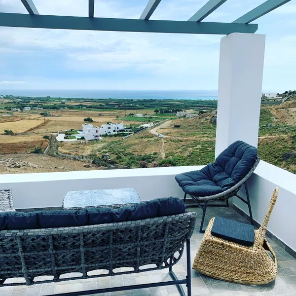 210 m² Sea-View Three-Bedroom Villa for Sale in Naxos, Cyclades — photo 3