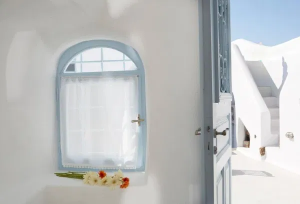 Three-Bedroom Renovated Villa for Sale in Santorini, Cyclades — photo 5