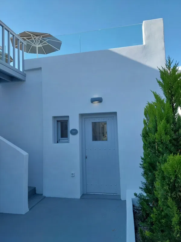 270 m² Renovated Hotel for Sale in Santorini, Cyclades — photo 5
