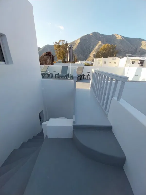 270 m² Renovated Hotel for Sale in Santorini, Cyclades — photo 4
