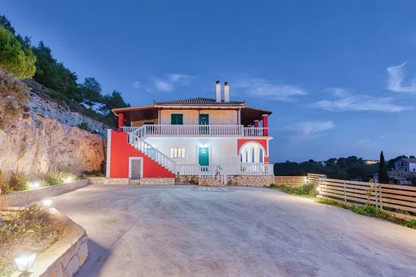 363 m² Villa with Five Bedrooms for Sale in Zakynthos, Ionian Islands