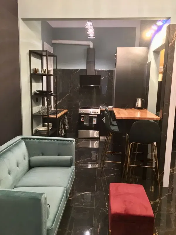 420 m² Building for Sale in Exarchia - Neapoli, Athens Center — photo 5