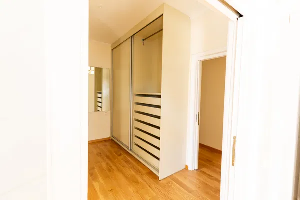 Sea-View 140 m² Apartment with Two Bedrooms for Sale in Voula, Athens Southern suburbs — photo 5