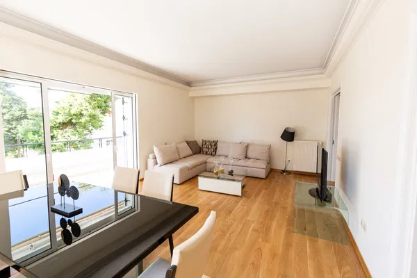 Sea-View 140 m² Apartment with Two Bedrooms for Sale in Voula, Athens Southern suburbs — photo 2