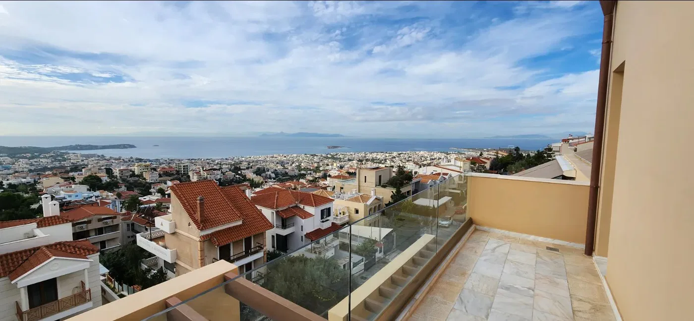 470 m² Four-Bedroom Apartment for Sale in Voula, Athens Southern suburbs