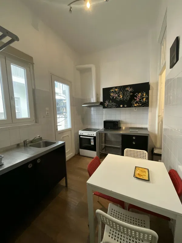80 m² Apartment with Three Bedrooms for Sale in Piraeus, Piraeus Suburbs — photo 5