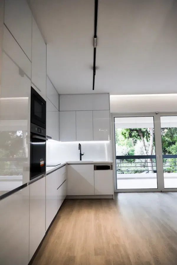 92 m² Renovated Three-Bedroom Apartment for Sale in Glyfada, Athens Southern suburbs — photo 4