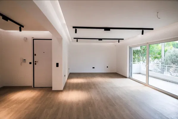 129 m² Renovated Three-Bedroom Apartment for Sale in Glyfada, Athens Southern suburbs — photo 4