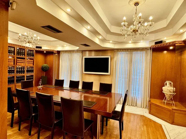 132 m² Renovated Two-Bedroom Apartment for Sale in Kolonaki - Lycabettus, Athens Center — photo 2