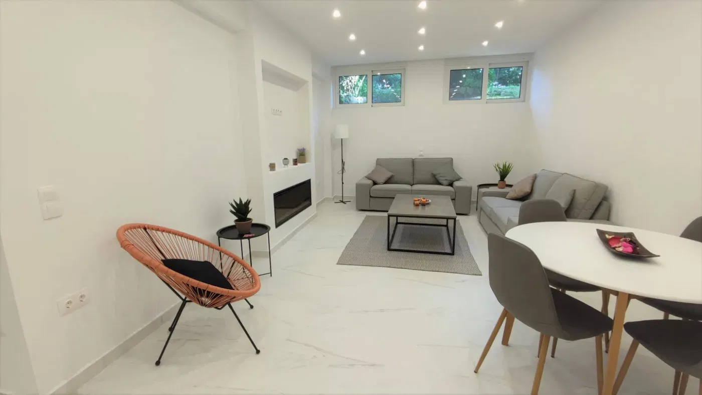 128 m² Renovated Three-Bedroom Apartment for Sale in Voula, Athens Southern suburbs