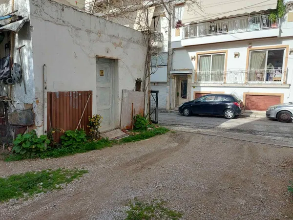 130 m² Land for Sale in Peristeri, Athens Western Suburbs — photo 3