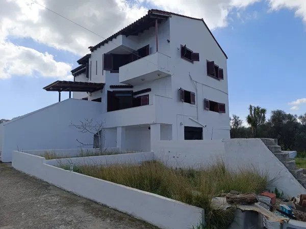 Five-Bedroom Villa for Sale in Aroni, Akrotiri