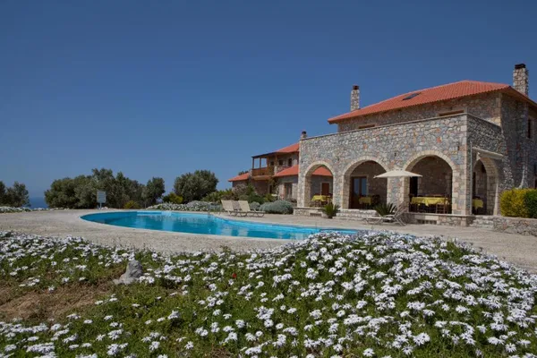 Sea-View Hotel for Sale in Triopetra, Agios Vassilios — photo 2