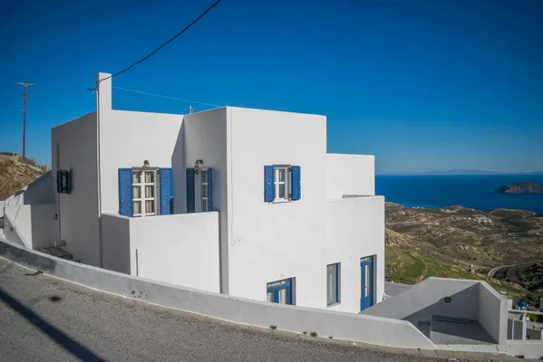 Sea View Building for Sale in Serifos, Cyclades