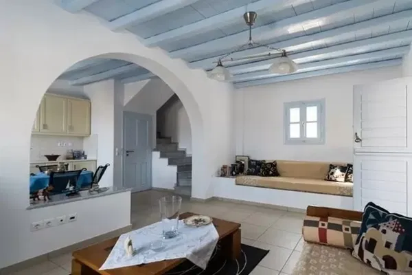 Sea View 350 m² Villa with Four Bedrooms for Sale in Tinos, Cyclades — photo 4