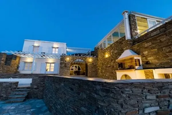 Sea View 350 m² Villa with Four Bedrooms for Sale in Tinos, Cyclades