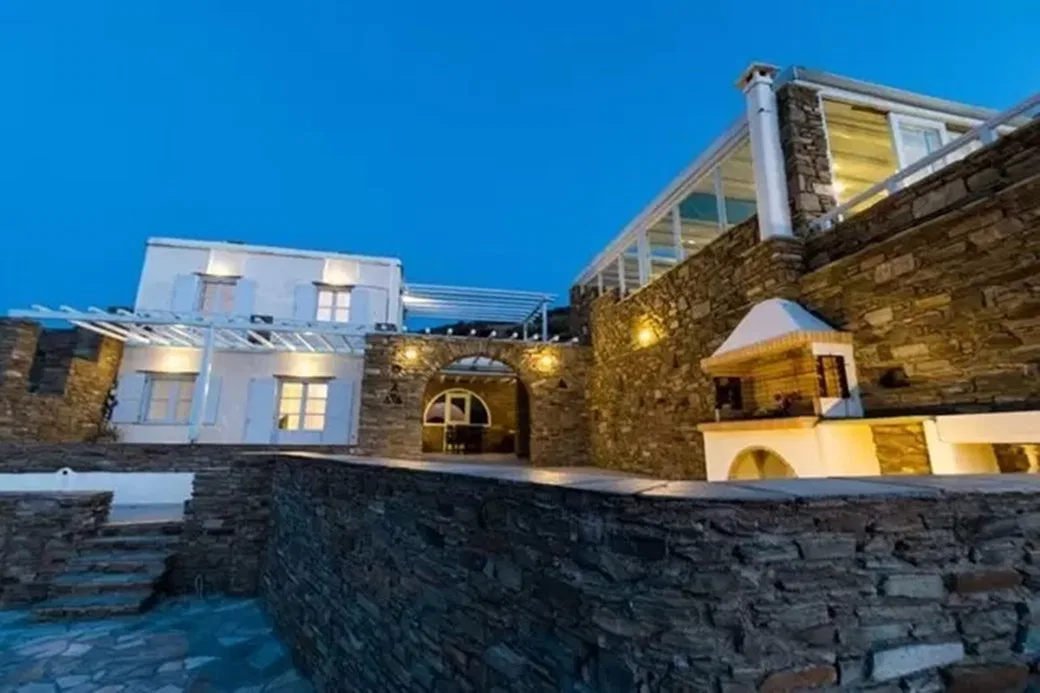 Sea View 350 m² Villa with Four Bedrooms for Sale in Tinos, Cyclades