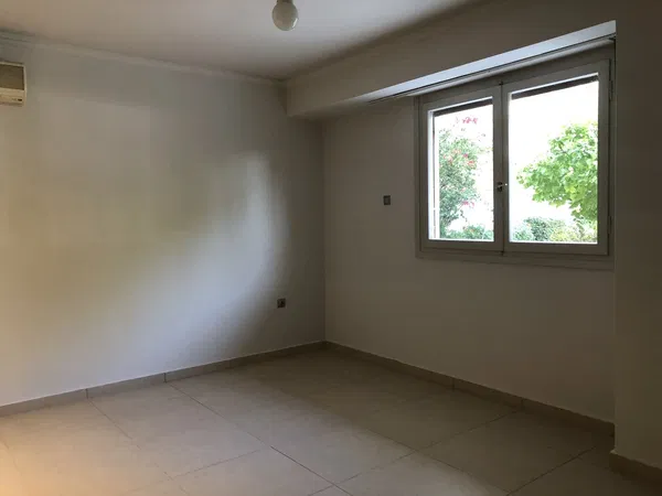 Renovated 55 m² Apartment with One Bedrooms for Sale in Vouliagmeni, Athens Southern suburbs — photo 3