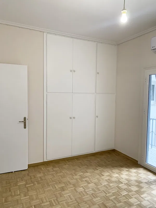 82 m² Renovated Two-Bedroom Apartment for Sale in Zografou, Athens Center — photo 5