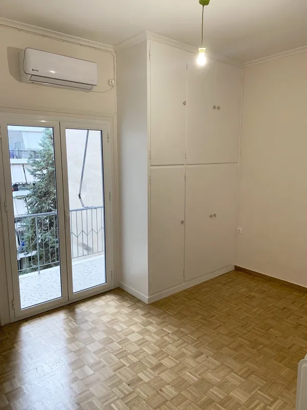 82 m² Renovated Two-Bedroom Apartment for Sale in Zografou, Athens Center — photo 4