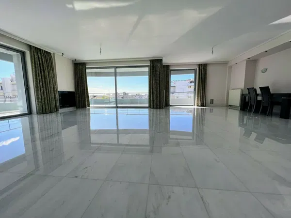 217 m² Sea-View Four-Bedroom Apartment for Sale in Glyfada, Athens Southern suburbs — photo 4