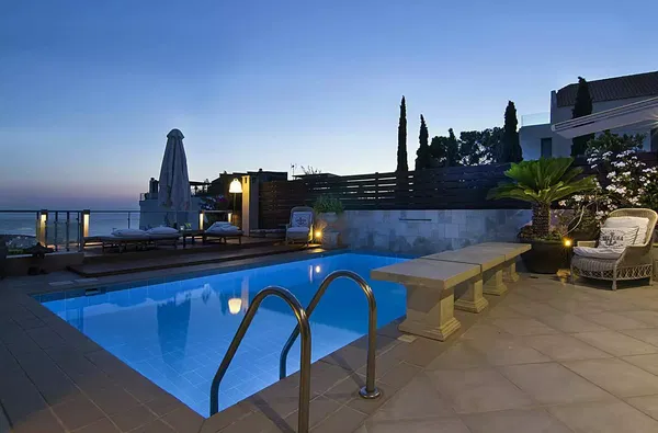 Sea-View 127 m² Apartment with Two Bedrooms for Sale in Saronida, Attica — photo 4