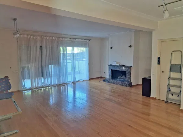 320 m² Apartment with Four Bedrooms for Sale in Vouliagmeni, Athens Southern suburbs — photo 2