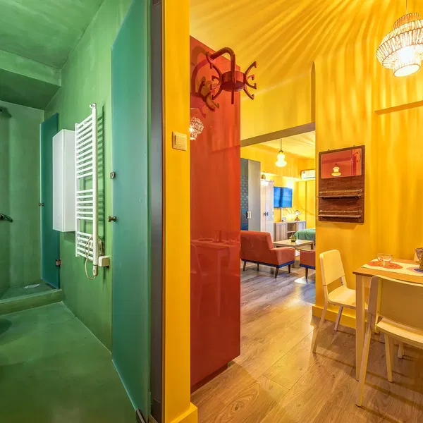 61 m² Renovated Two-Bedroom Apartment for Sale in Center Athens, Athens Center — photo 3