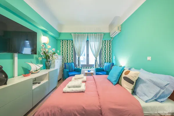 61 m² Renovated Two-Bedroom Apartment for Sale in Center Athens, Athens Center — photo 2