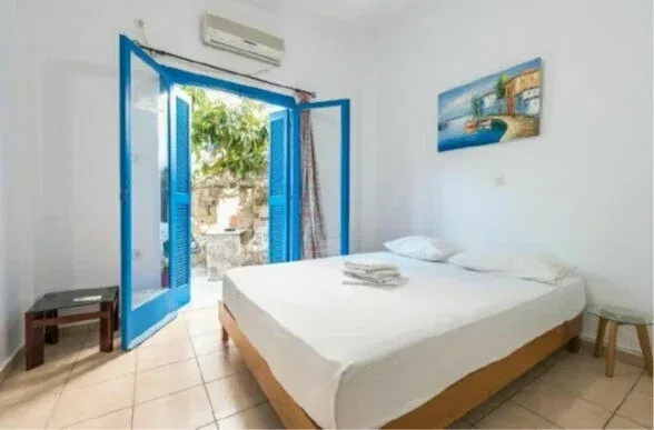 Three-Bedroom Apartment for Sale in Keramikos, Athens Center — photo 5
