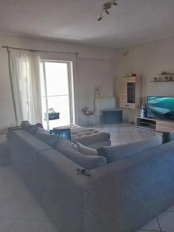 81 m² Two-Bedroom Apartment for Sale in Vyronas, Athens Eastern Suburbs — photo 2