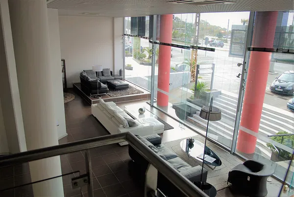 712 m² Business for Rent in Alimos, Athens Southern suburbs — photo 3