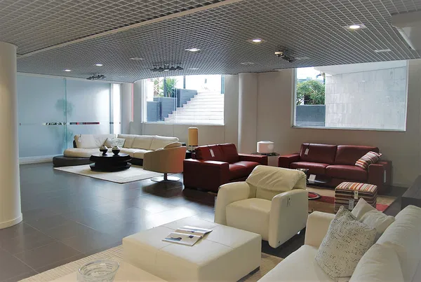 712 m² Business for Rent in Alimos, Athens Southern suburbs