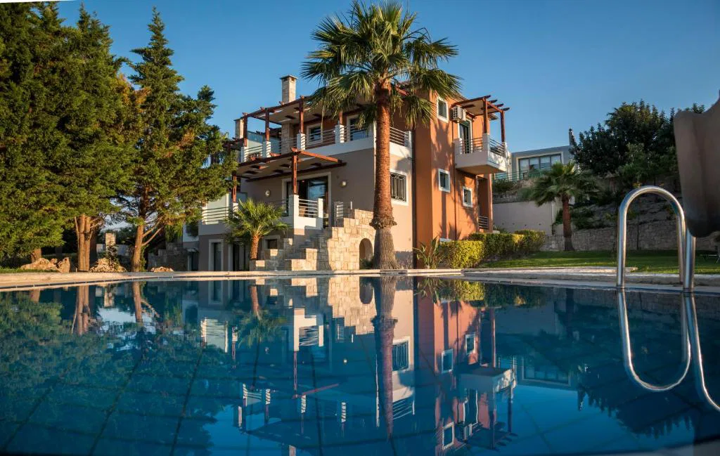Sea-View Seven-Bedroom Villa for Sale in Platanias, Chania