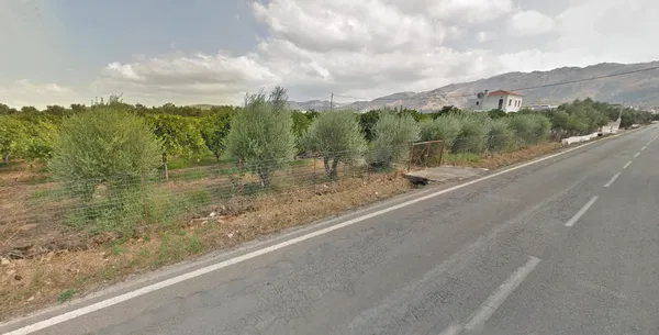 Seafront 3,917 m² Plot of Land for Sale in Therisso, Chania