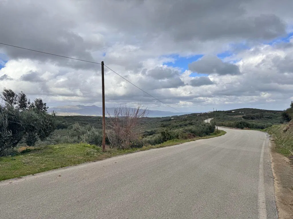 Sea-View 2,600 m² Plot for Sale in Xamoudochori, Platanias