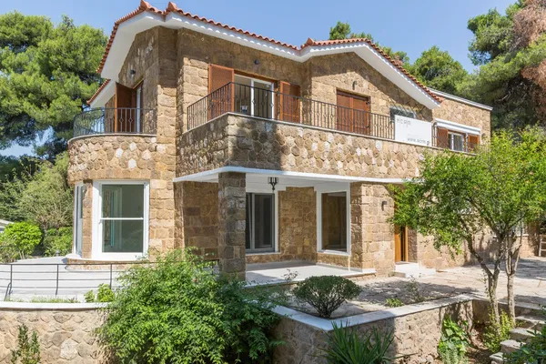 454 m² Villa with Three Bedrooms for Sale in Kifisia, Athens Northern suburbs — photo 3