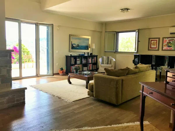 350 m² Apartment with Five Bedrooms for Sale in Pallini, Athens Eastern Suburbs — photo 2