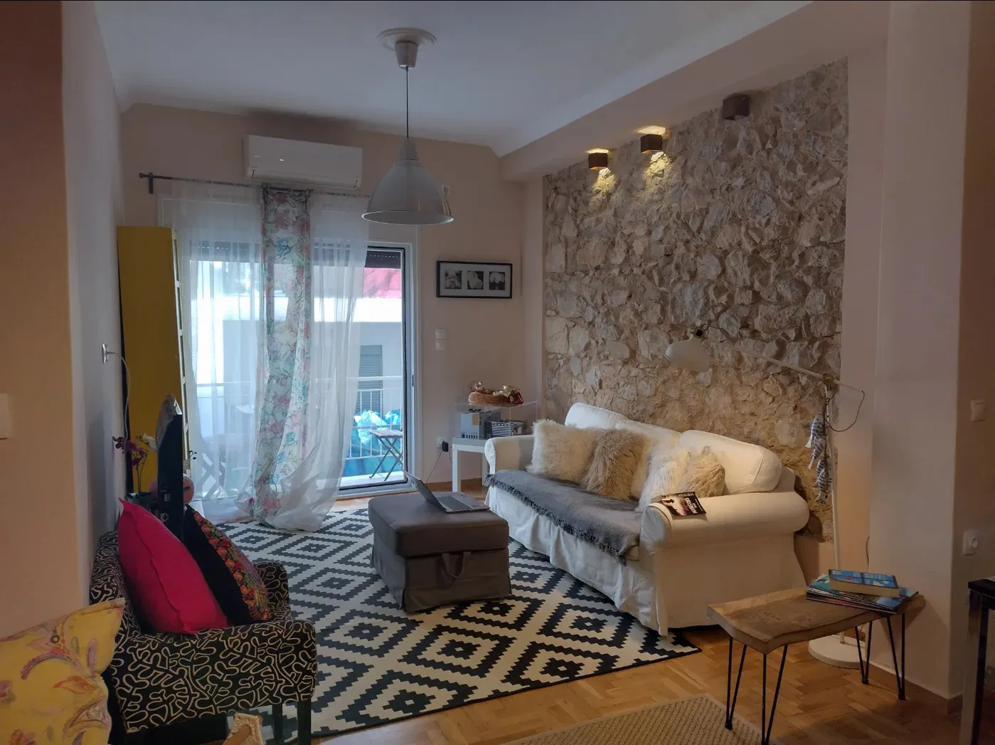 One-Bedroom Renovated Apartment for Sale in Kolonaki - Lycabettus, Athens Center