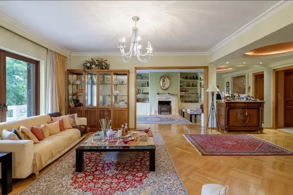 220 m² Three-Bedroom Apartment for Sale in Pefki, Athens Northern suburbs — photo 2