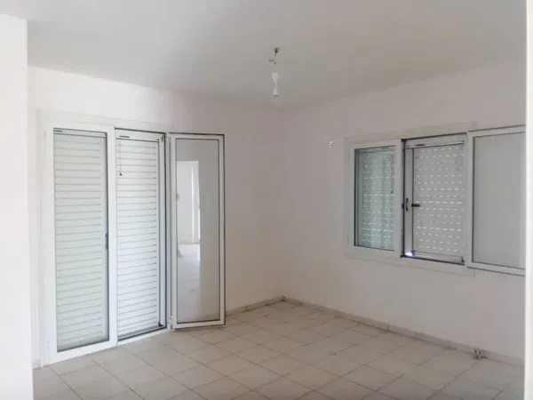 Renovated 147 m² Villa with Two Bedrooms for Sale in Piraeus, Piraeus Suburbs — photo 4