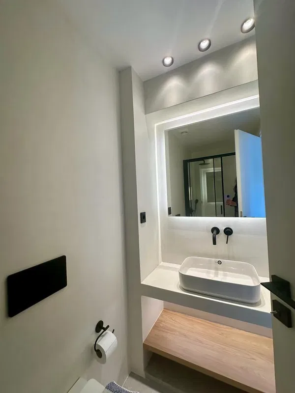 62 m² Apartment with Two Bedrooms for Sale in Piraeus, Piraeus Suburbs — photo 4