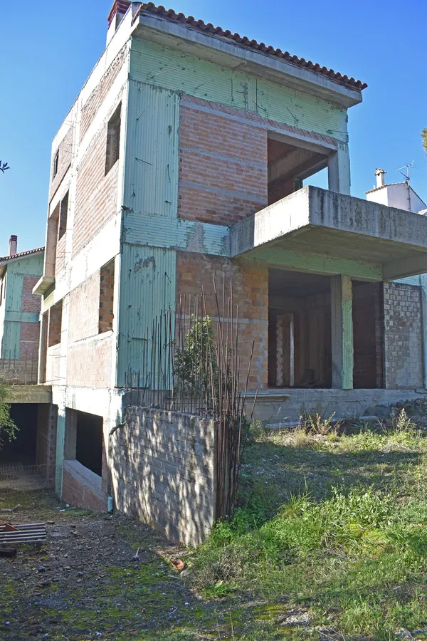 420 m² Apartment with Eight Bedrooms for Sale in Thrakomakedones, Athens Western Suburbs