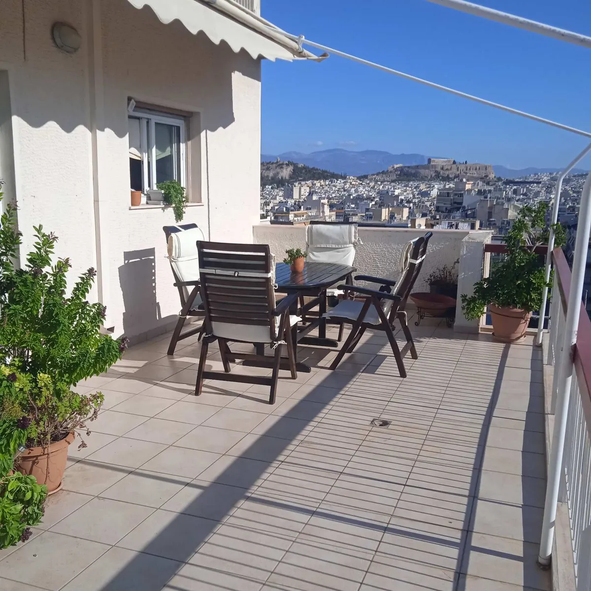 95 m² Renovated Two-Bedroom Apartment for Sale in Neos Kosmos, Athens Center