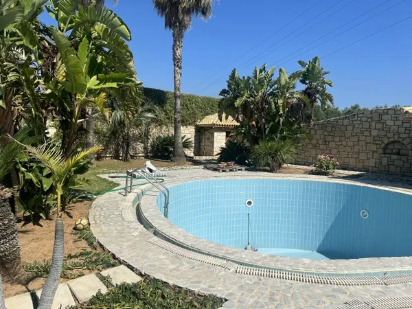 Eight-Bedroom Villa for Sale in Heraklion — photo 2