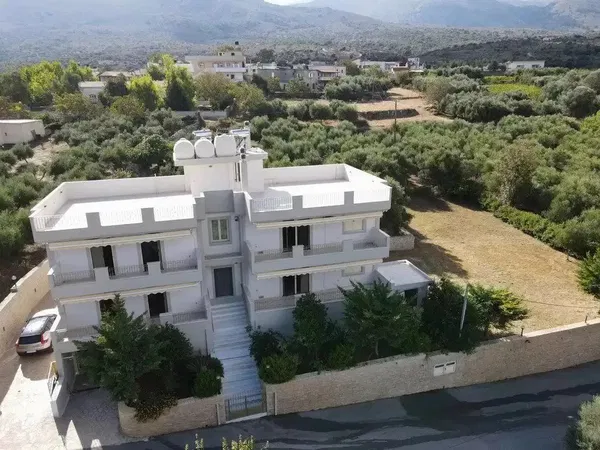 Villa for Sale in Perama, Mylopotamos